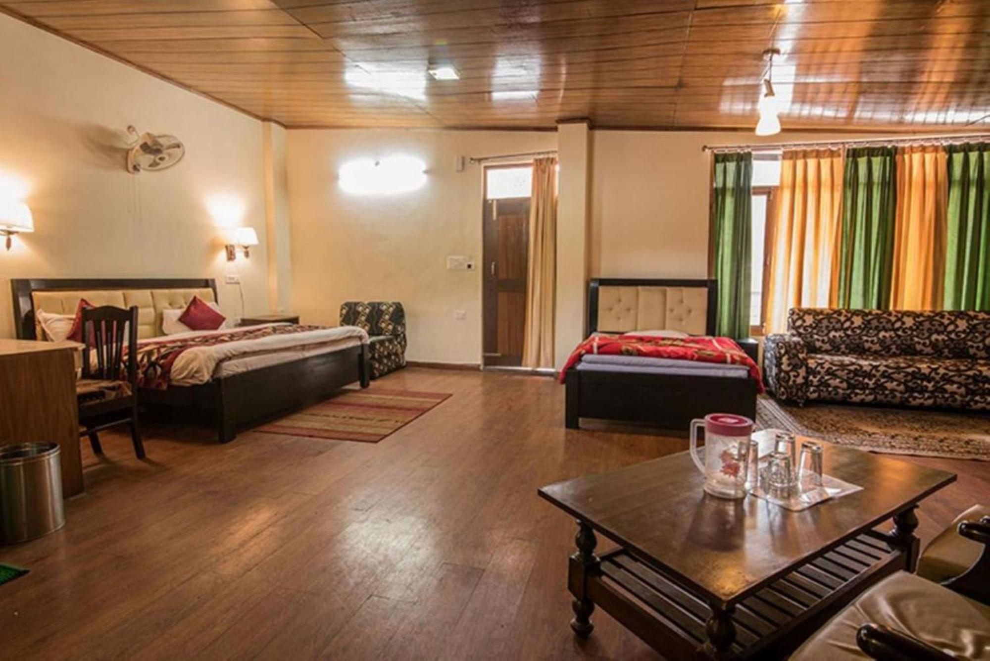 Moon Hotel Mallital, Near Nainital High Court Extérieur photo